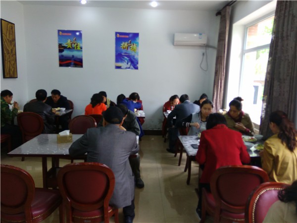 教工用餐.jpg