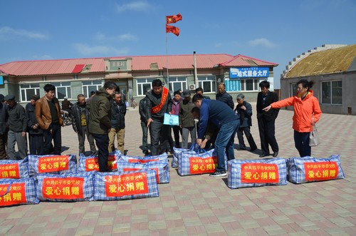 爱心捐赠现场 (3).JPG