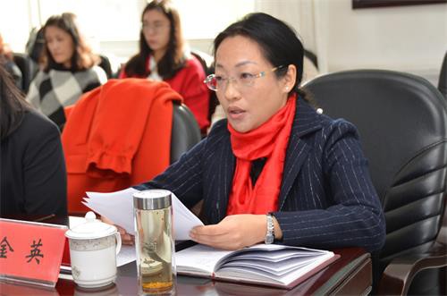 市委党校经济学教研部副主任金英在研讨会上发言.jpg